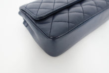 将图片加载到图库查看器，CHANEL/香奈儿 迷你CF 链条包 羊皮 Navy/Gold hardware(藏蓝色/金色金属) 肩背包 800100041

