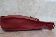 将图片加载到图库查看器，HERMES  EVELYNE 2GM Clemence leather Rouge H Shoulder bag 700040123

