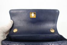 将图片加载到图库查看器，CHANEL/香奈儿 迷你CF 链条包 羊皮 Navy/Gold hardware(藏蓝色/金色金属) 肩背包 800100041
