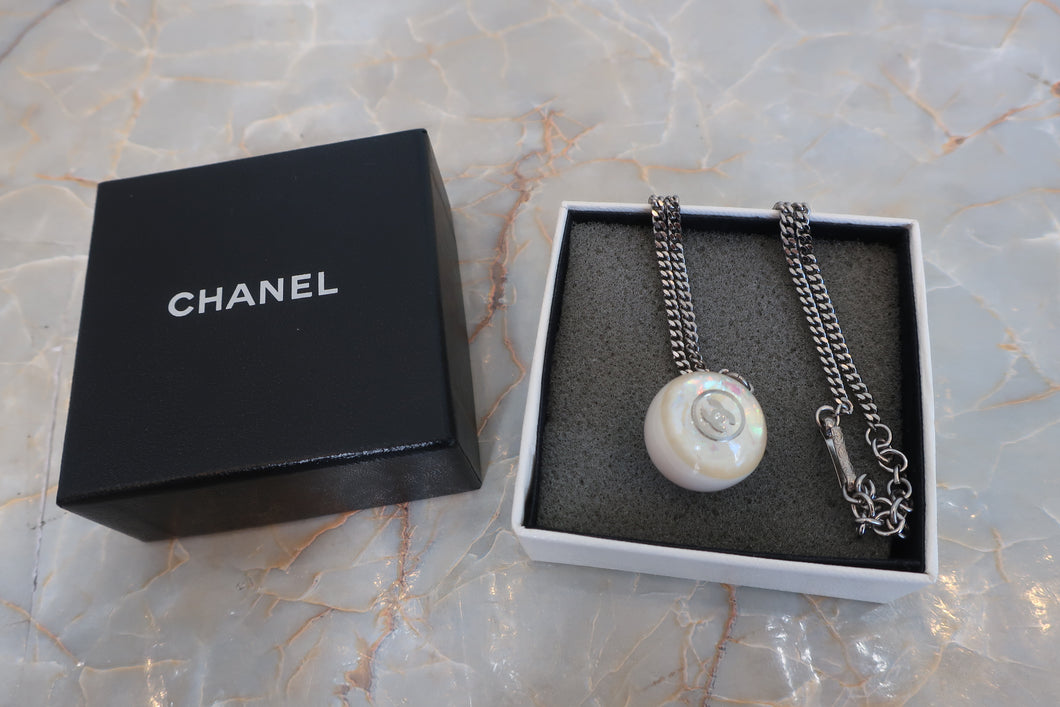 CHANEL CC mark necklace Silver plated/Plastic Silver Necklace 500090150