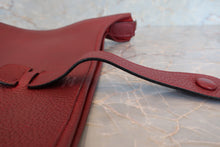 将图片加载到图库查看器，HERMES  EVELYNE 2GM Clemence leather Rouge H Shoulder bag 700040123
