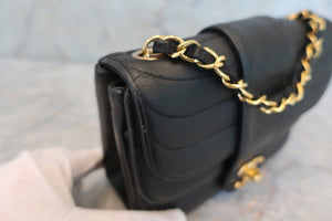 CHANEL CC mark chain shoulder bag Lambskin Black/Gold hadware Shoulder bag 600050024