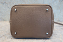 将图片加载到图库查看器，HERMES PICOTIN LOCK MM Clemence leather Etoupe gray D刻印 Hand bag 800080178
