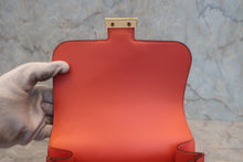 画像をギャラリービューアに読み込む, HERMES／エルメス コンスタンス3 ミニ ヴォーエプソン ルージュピヴォワンヌ X刻印 ショルダーバッグ 500100003
