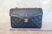 Load image into Gallery viewer, CHANEL Matelasse chain shoulder bag Lambskin Navy/Gold hadware Shoulder bag 700120026
