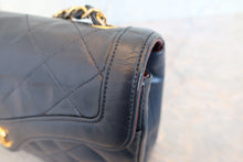 Load image into Gallery viewer, CHANEL Matelasse chain shoulder bag Lambskin Navy/Gold hadware Shoulder bag 700120026
