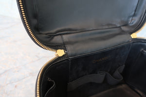 CHANEL/シャネル ココマークバニティ キャビアスキン ブラック/ゴールド金具 バニティ 700090220