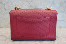 画像をギャラリービューアに読み込む, CHANEL/シャネル Vステッチシングルフラップチェーンショルダーバッグ ラムスキン ピンク/ゴールド金具 ショルダーバッグ 500100055
