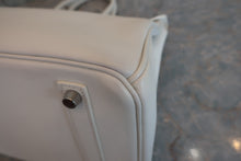 Load image into Gallery viewer, HERMES BIRKIN 35 Epsom leather White □K Engraving Hand bag 600070071
