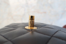 Load image into Gallery viewer, CHANEL Matelasse chain shoulder bag Lambskin Navy/Gold hadware Shoulder bag 700120026

