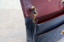 Load image into Gallery viewer, CHANEL Matelasse chain shoulder bag Lambskin Navy/Gold hadware Shoulder bag 700120026
