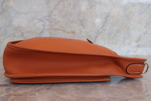 Load image into Gallery viewer, HERMES EVELYNE 2PM Graine Couchevel leather Cognac □H Engraving Shoulder bag 700030200
