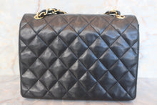 Load image into Gallery viewer, CHANEL Big CC mark chain shoulder bag Lambskin Black/Gold hadware Shoulder bag 600110007
