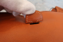 Load image into Gallery viewer, HERMES EVELYNE 2PM Graine Couchevel leather Cognac □H Engraving Shoulder bag 700030200
