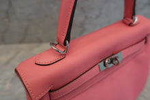 Load image into Gallery viewer, HERMES KELLY 25 Swift leather Rose azalee A Engraving Shoulder bag 700010030
