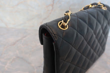 Load image into Gallery viewer, CHANEL Big CC mark chain shoulder bag Lambskin Black/Gold hadware Shoulder bag 600110007
