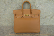 Load image into Gallery viewer, HERMES HAUT A COURROIRE 32 Graine Couchevel leather Natural 〇Z Engraving Hand bag 600120319
