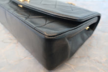 Load image into Gallery viewer, CHANEL  Diana matelasse chain shoulder bag Lambskin Black/Gold hadware Shoulder bag 700120103
