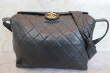 Load image into Gallery viewer, CHANEL Matelasse shoulder bag Lambskin Black/Gold hadware Shoulder bag 600070076
