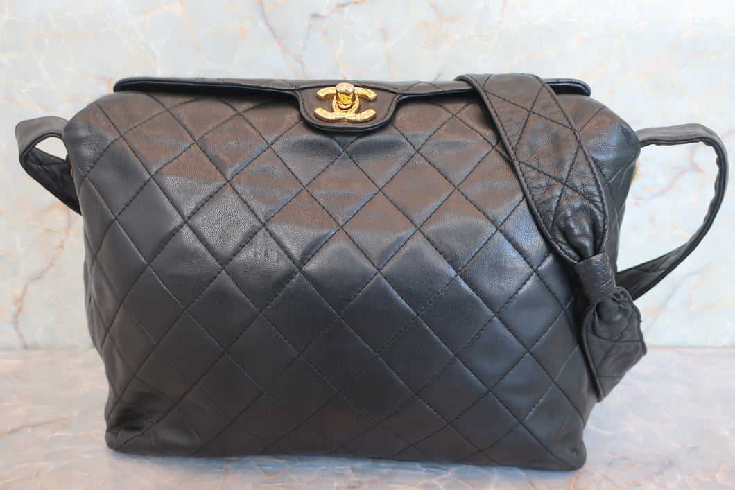 CHANEL Matelasse shoulder bag Lambskin Black/Gold hadware Shoulder bag 600070076