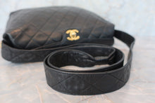 Load image into Gallery viewer, CHANEL Matelasse shoulder bag Lambskin Black/Gold hadware Shoulder bag 600070076
