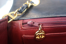 Load image into Gallery viewer, CHANEL  Diana matelasse chain shoulder bag Lambskin Black/Gold hadware Shoulder bag 700120103
