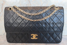 Load image into Gallery viewer, CHANEL Matelasse double flap chain shoulder bag Lambskin Black/Gold hadware Shoulder bag 600070111
