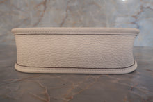 Load image into Gallery viewer, HERMES EVELYNE AMAZONE TPM Clemence leather Nata U Engraving Shoulder bag 600110045
