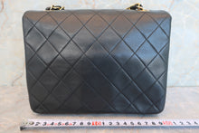 将图片加载到图库查看器，CHANEL/香奈儿 迷你CF 单盖 链条包 羊皮 Black/Gold hadware(黑色/金色金属) 肩背包 600070086
