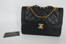 将图片加载到图库查看器，CHANEL/香奈儿 巴黎限定 迷你CF 双盖 链条包 羊皮 Black/Gold hardware(黑色/金色金属) 肩背包 800090178
