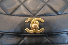Load image into Gallery viewer, CHANEL Diana matelasse chain shoulder bag Lambskin Black/Gold hadware Shoulder bag 600050008
