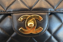 将图片加载到图库查看器，CHANEL/香奈儿 中号CF 单盖包 链条包 羊皮 Black/Gold hadware(黑色/金色金属) 肩背包 600070113
