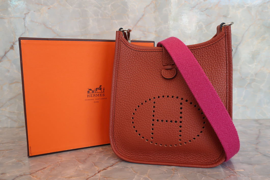 HERMES  EVELYNE TPM Clemence leather Cuivre U刻印 Shoulder bag 700070168