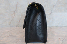 Load image into Gallery viewer, CHANEL 2.55 Trapezoid Chain shoulder bag Lambskin Black/Gold hadware Shoulder bag 600050017
