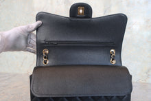 画像をギャラリービューアに読み込む, CHANEL/シャネル 中マトラッセWフラップWチェーンショルダーバッグ キャビアスキン ブラック/ゴールド金具 ショルダーバッグ 800010103
