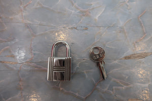 HERMES／エルメス ピコタンロックＰＭ トリヨンクレマンス ローズエクストリーム Y刻印 ハンドバッグ 700070258