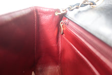 Load image into Gallery viewer, CHANEL  Diana matelasse chain shoulder bag Lambskin Black/Gold hadware Shoulder bag 700120113
