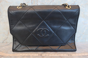 CHANEL/シャネル ココマークチェーンショルダーバッグ ラムスキン ブラック/ゴールド金具 ショルダーバッグ 600090256