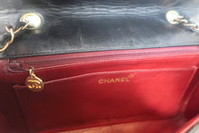 Load image into Gallery viewer, CHANEL  Diana matelasse chain shoulder bag Lambskin Black/Gold hadware Shoulder bag 700120113
