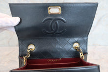 Load image into Gallery viewer, CHANEL 2.55 Trapezoid Chain shoulder bag Lambskin Black/Gold hadware Shoulder bag 600050017
