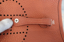 将图片加载到图库查看器，HERMES  EVELYNE TPM Clemence leather Cuivre U刻印 Shoulder bag 700070168
