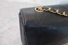 Load image into Gallery viewer, CHANEL Matelasse chain shoulder bag Lambskin Black/Gold hadware Shoulder bag 700120111
