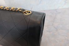 Load image into Gallery viewer, CHANEL Matelasse chain shoulder bag Lambskin Black/Gold hadware Shoulder bag 700120111
