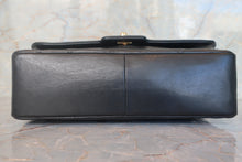 Load image into Gallery viewer, CHANEL Matelasse chain shoulder bag Lambskin Black/Gold hadware Shoulder bag 700120111
