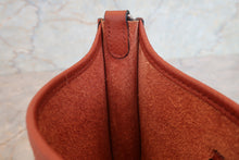 将图片加载到图库查看器，HERMES  EVELYNE TPM Clemence leather Cuivre U刻印 Shoulder bag 700070168
