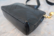 Load image into Gallery viewer, CHANEL CC mark shoulder bag Lambskin Black/Gold hadware Shoulder bag 600050019
