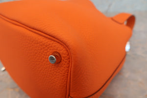 HERMES／エルメス ピコタンロックＰＭ トリヨンクレマンス オレンジ □O刻印 ハンドバッグ 700060022