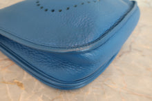 Load image into Gallery viewer, HERMES EVELYNE 3PM Clemence leather Mykonos □O Engraving Shoulder bag 800050154
