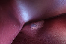 Load image into Gallery viewer, CHANEL Matelasse chain shoulder bag Lambskin Black/Gold hadware Shoulder bag 700120111
