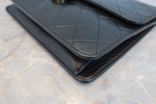 Load image into Gallery viewer, CHANEL Matelasse push lock chain shoulder bag Lambskin Black/Gold hadware Shoulder bag 800080136
